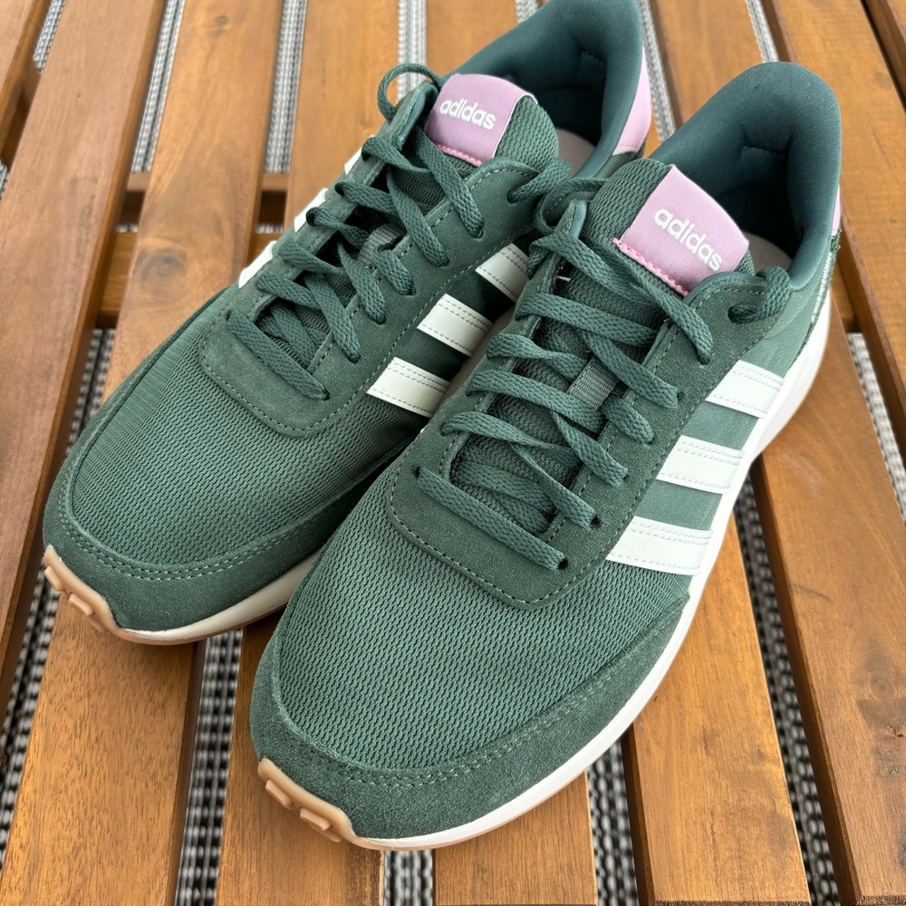 Adidas|Running Shoes|Unisex - Men 8.5 - Women 10 | Retro style/modern accents